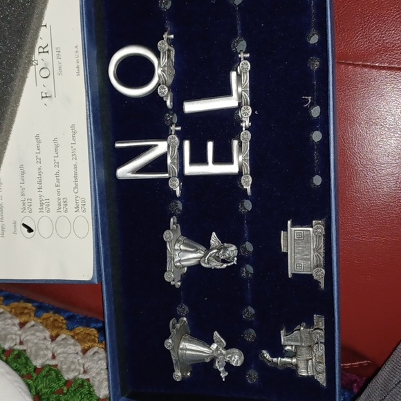 Fort satin finish pewter NOEL train, 8 pc in the box - Picture 3 of 9